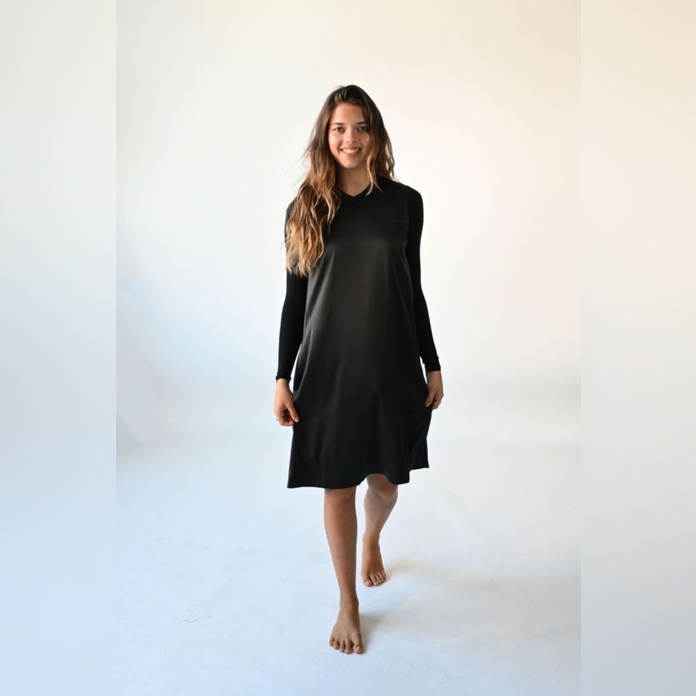 SHORT TARA DRESS By Tess - Picture 3 of 13